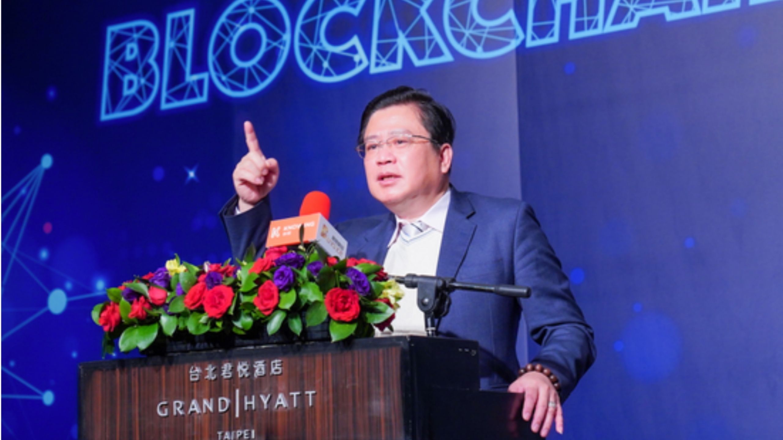 【Knowing新聞】《 Hit AI & Blockchain》全國商業總會理事長許舒博：開放、創新是台灣人工智慧跟區塊鏈必須要走的一條路！
